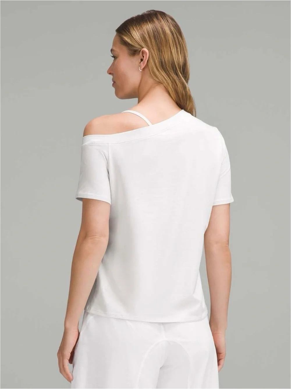 Lululemon “Off the Shoulder” white casual cotton t-shirt (size 10/12)